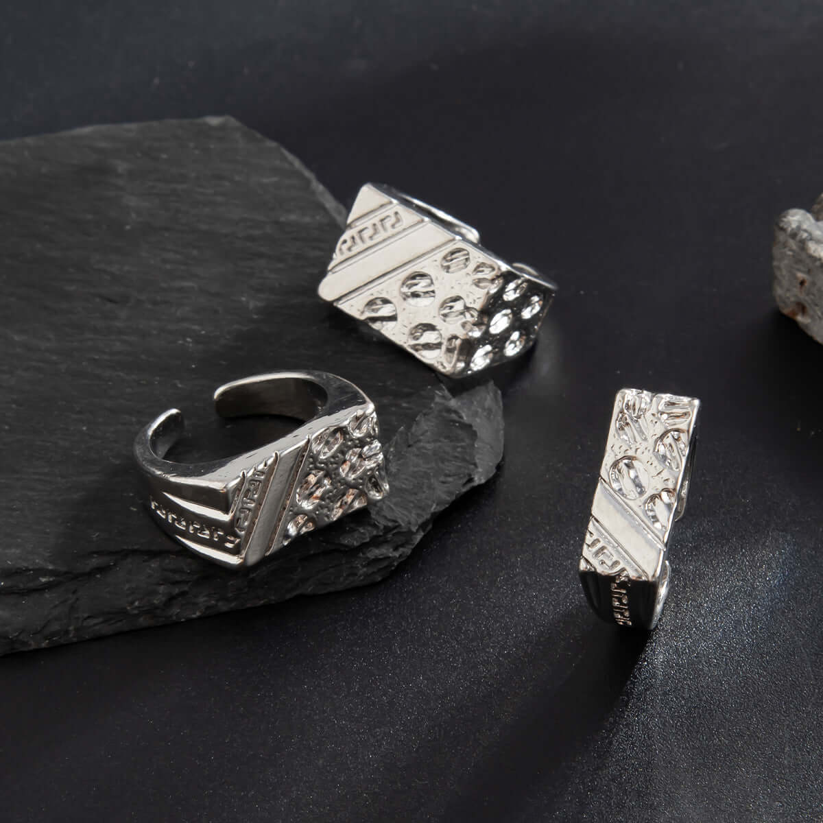 RIAX RIZON Sleek Geometric Ring for Men